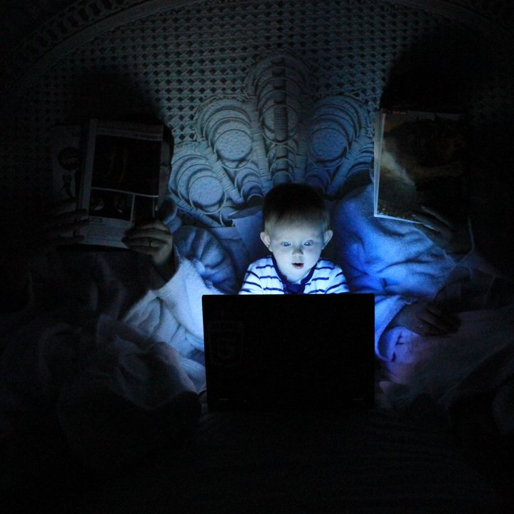 html-standard-child-pc-screen-darkness